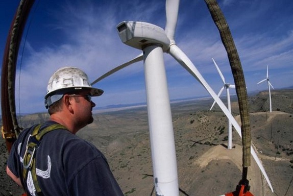 Más de la mitad de las empresas de renovables del planeta están ampliando sus plantillas