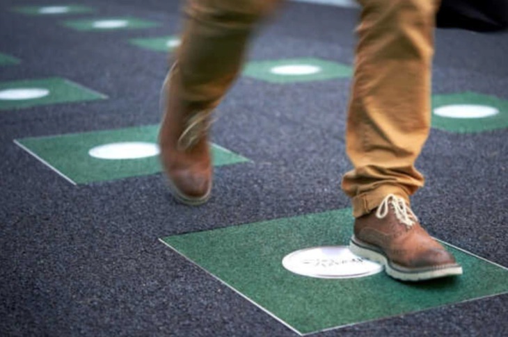 Con nanotecnología se puede generar energía de las pisadas