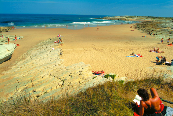 Caantabria. La playa de La Maruca recibe por primera vez la bandera Ecoplaya