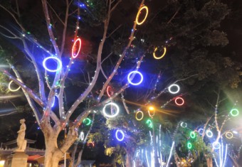 Santa Cruz de Tenerife enciende su alumbrado navideño con 1