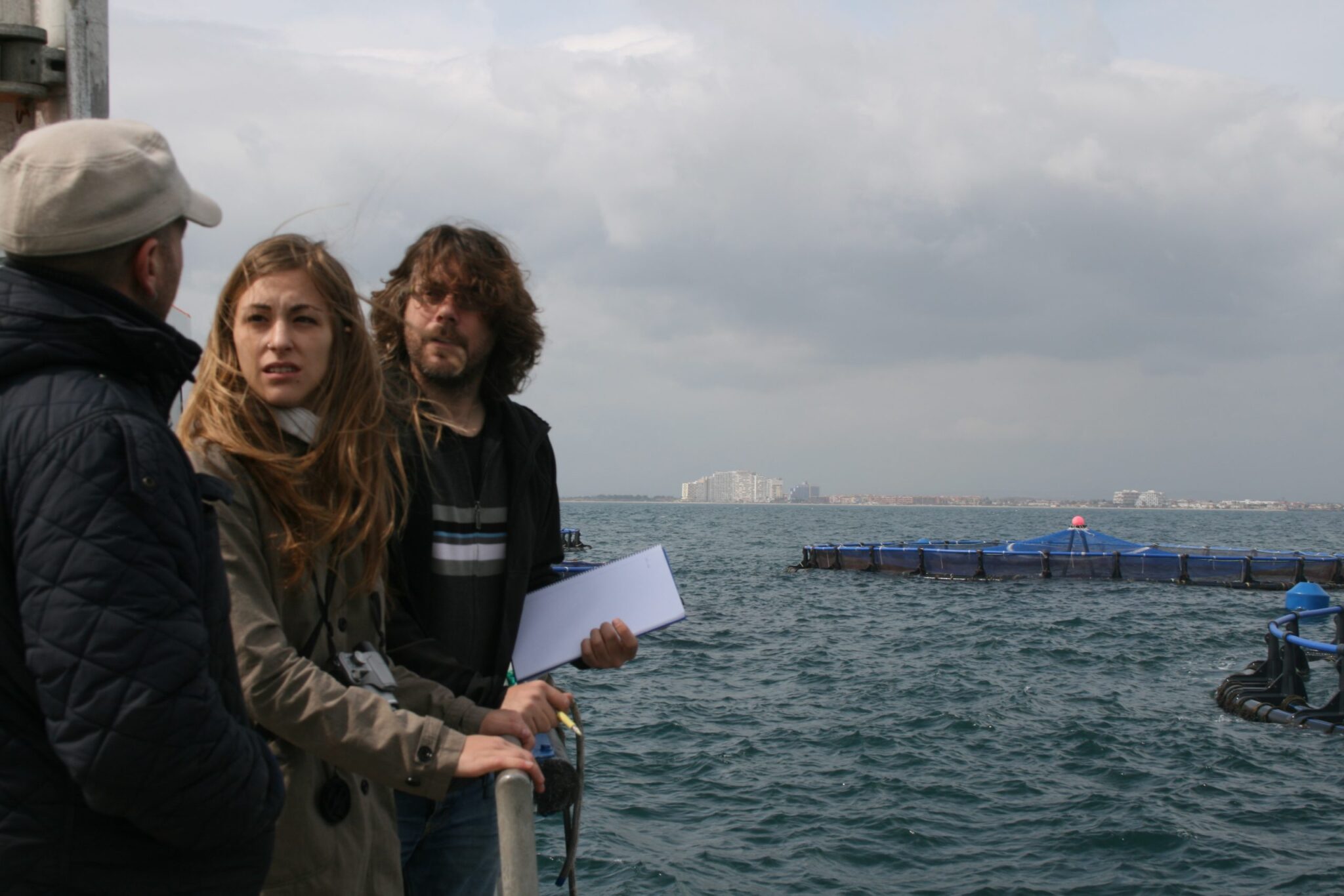 La Coordinadora del Comité Español de la UICN visitó ayer junto a los responsables de CRAM las piscifactorías donde se está llevando a cabo el estudio sobre la interacción de aves y acuicultura