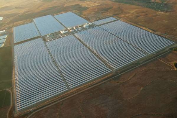 Las centrales termosolares extremeñas evitan la emisión de más de 400.000 toneladas de CO2