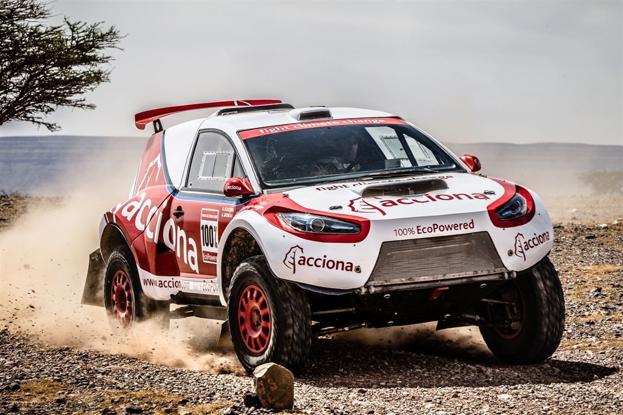 El ACCIONA batalla sin combustible en el Rally Dakar 2016