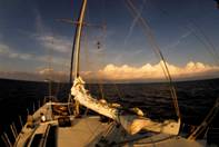 El Oceana Ranger pone rumbo hacia las montañas y cañones submarinos