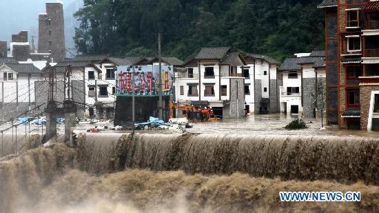 Las inundaciones y los corrimientos de tierras devastan el distrito de Wenchuan en el suroeste de China