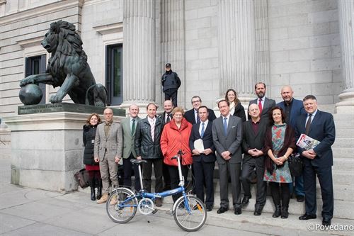 Constituido en el Congreso el grupo interparlamentario de la bicicleta para impulsar su uso en las ciudades españolas