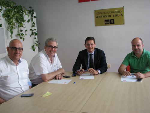 PSOE de El Ejido acusa al equipo de gobierno de poner ¡trabas a que agricultores utilicen energías renovables