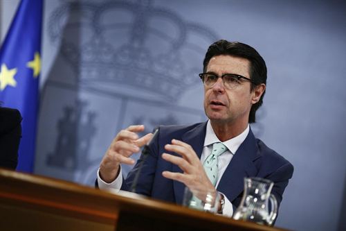 Soria asegura que el informe de impacto ambiental de Repsol "no va a parar las prospecciones autorizadas en Canarias"