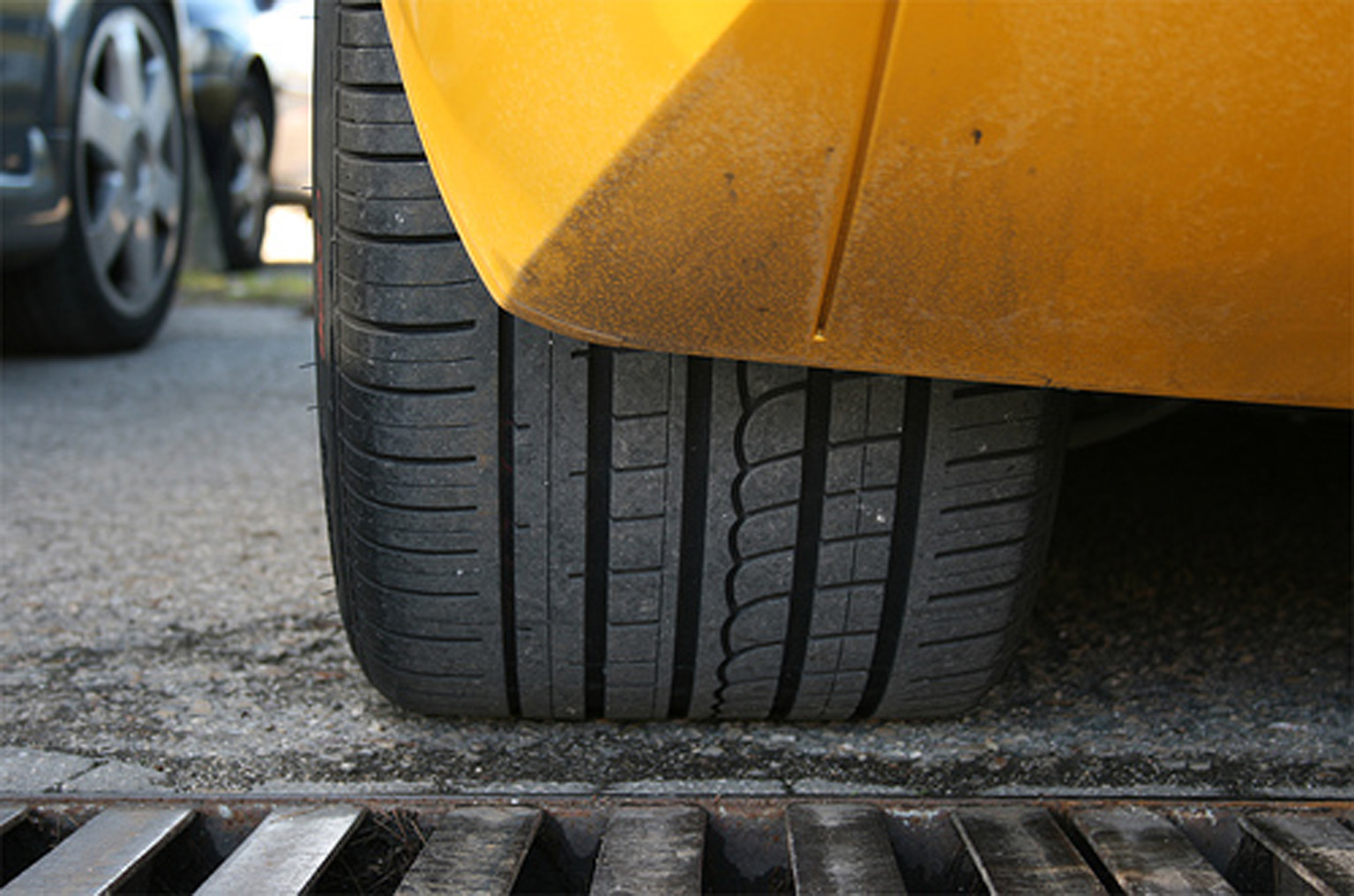Baja presión en neumáticos provoca alto gasto de combustible y contaminación