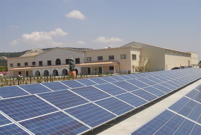 Emina analizará la implantación de envases más ligeros y sostenibles para reducir en un 20% las emisiones