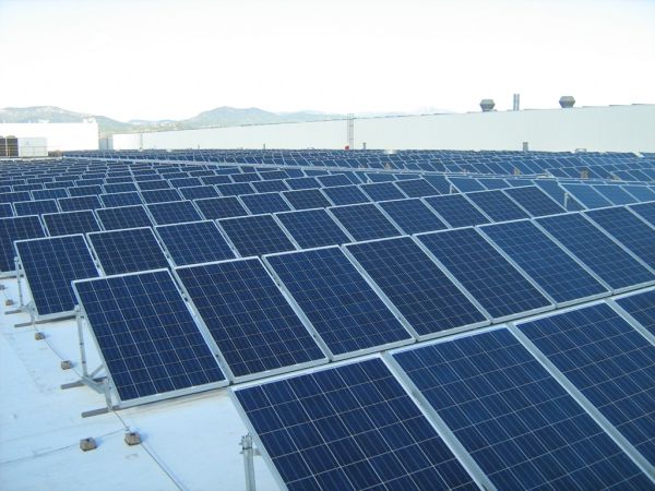 PSOE reconoce que se equivocó con los recortes a la fotovoltaica