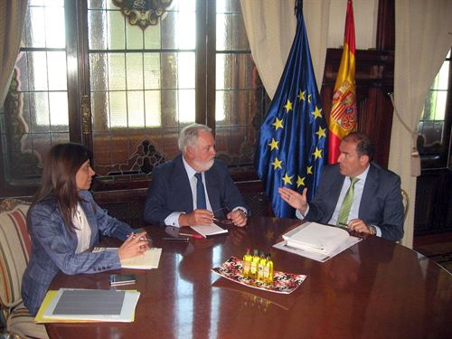 Arias Cañete y Bello abren nuevas líneas de trabajo para encontrar soluciones para el río Henares