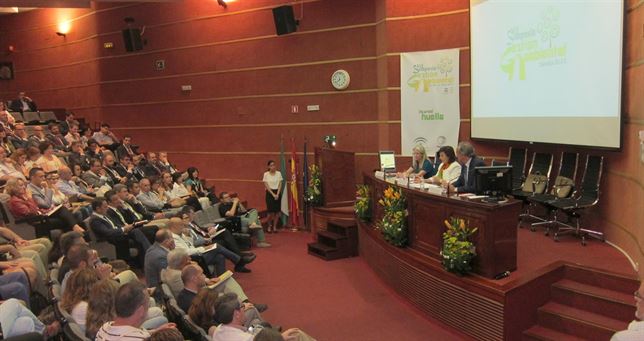 Los centros públicos de Andalucía trabajarán en la reducción de contaminantes y eficiencia energética