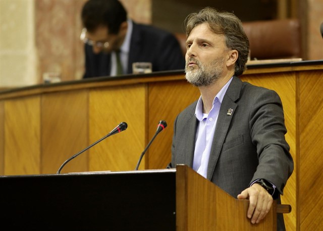 Andalucía reivindica su actuación en medidas de control y calidad ambiental frente a las acusaciones de dejación del PP
