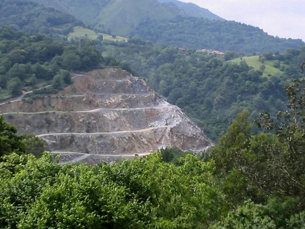 Ecologistas recurren la autorización de la ampliación de la cantera de Latores (Oviedo)