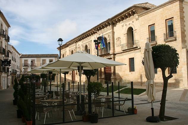 El Ayuntamiento de Baeza ahorra con alumbrado led