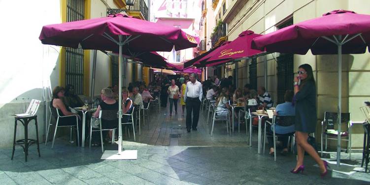 La Plataforma por el Descanso en Sevilla ‘exige’ la retirada inmediata de la ordenanza de ruidos