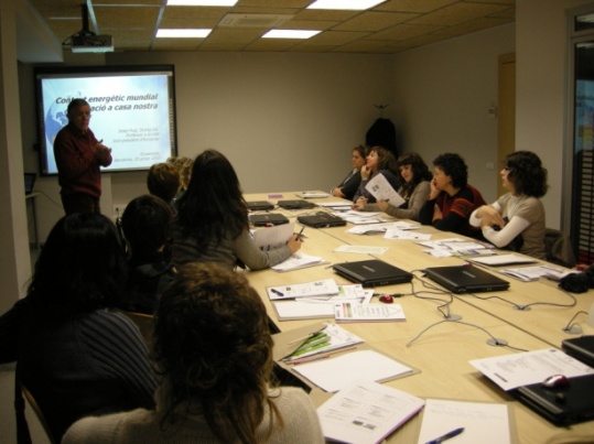 Los técnicos de servicios sociales de Barcelona formados en energía