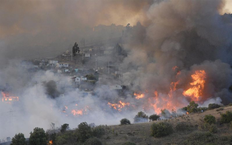 Los incendios forestales que arrasaron miles de hectáreas en Chile podrían ser provocados
