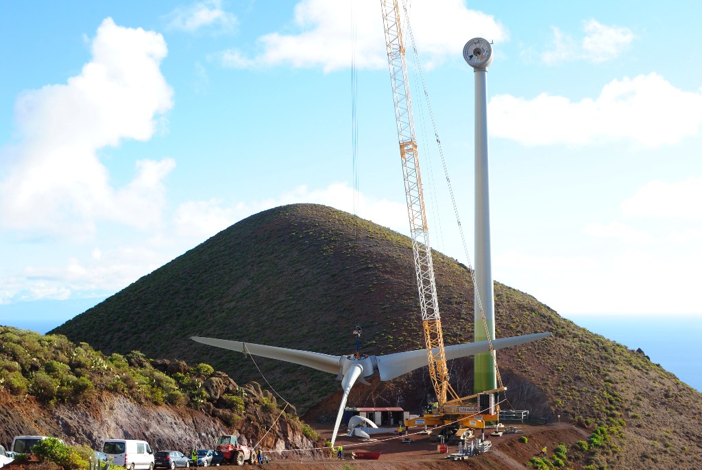Industria propondrá a El Hierro como referencia de autosuficiencia energética a nivel mundial