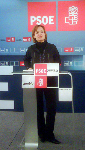 Pajín opina que los alicantinos "no tienen por qué pagar los residuos de una mala política" del Consell