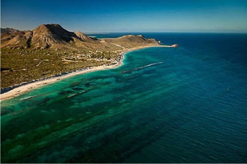 Líderes de comunidades locales de méxico visitan España para pedir que no se destruya con dinero español una zona protegida