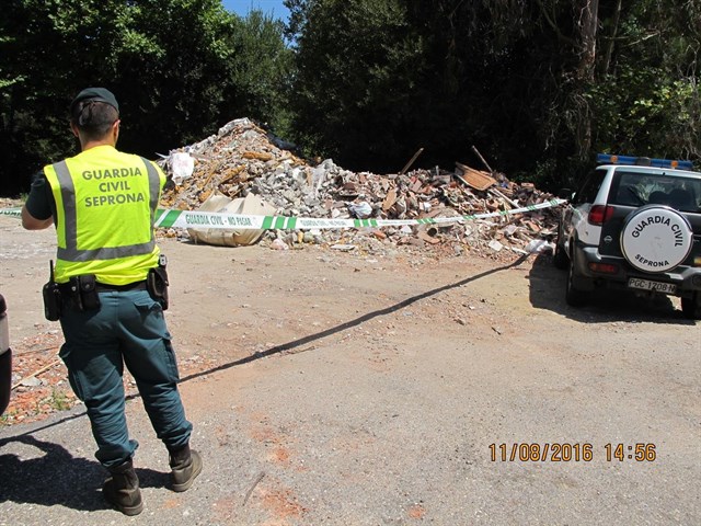 Dos detenidos por vertidos ilegales de residuos peligrosos en O Salnés