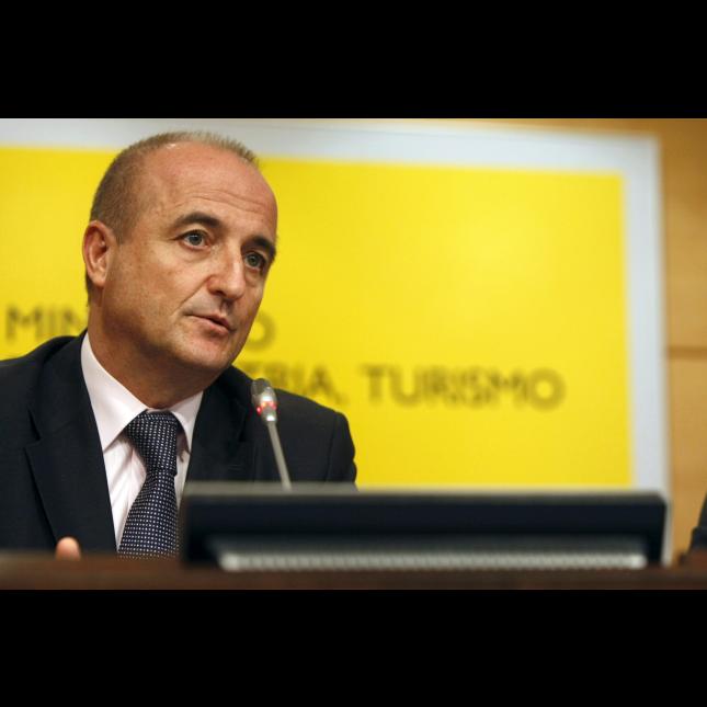 Sebastián felicita a Valladolid por sus coches eléctricos