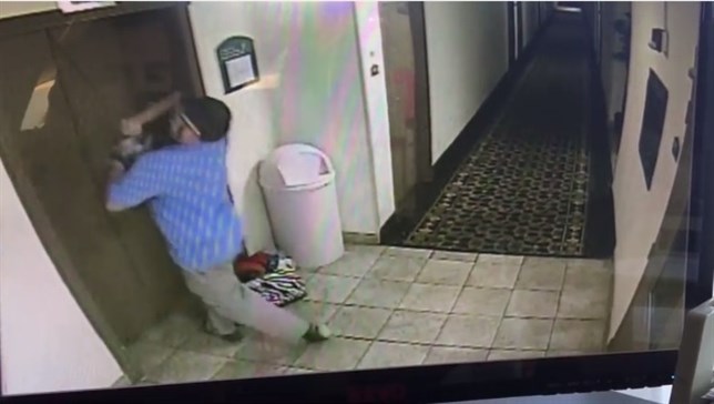 Un hombre salva la vida a un perro en serios ‘apuros’ (Ver VIDEO)