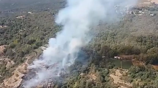 Declarado un incendio forestal en un paraje de Busquístar (Granada)