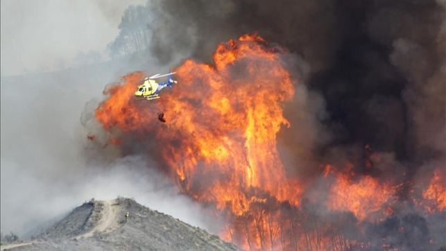 El incendio de Cenes de la Vega queda en conato al afectar sólo a una hectárea de pasto