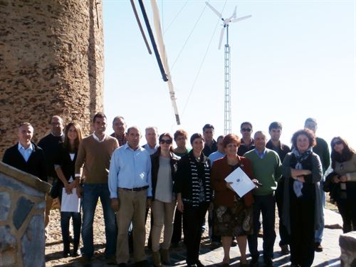 Implementan energía mini eólica junto al antiguo molino de Santa Bárbara (Huelva)