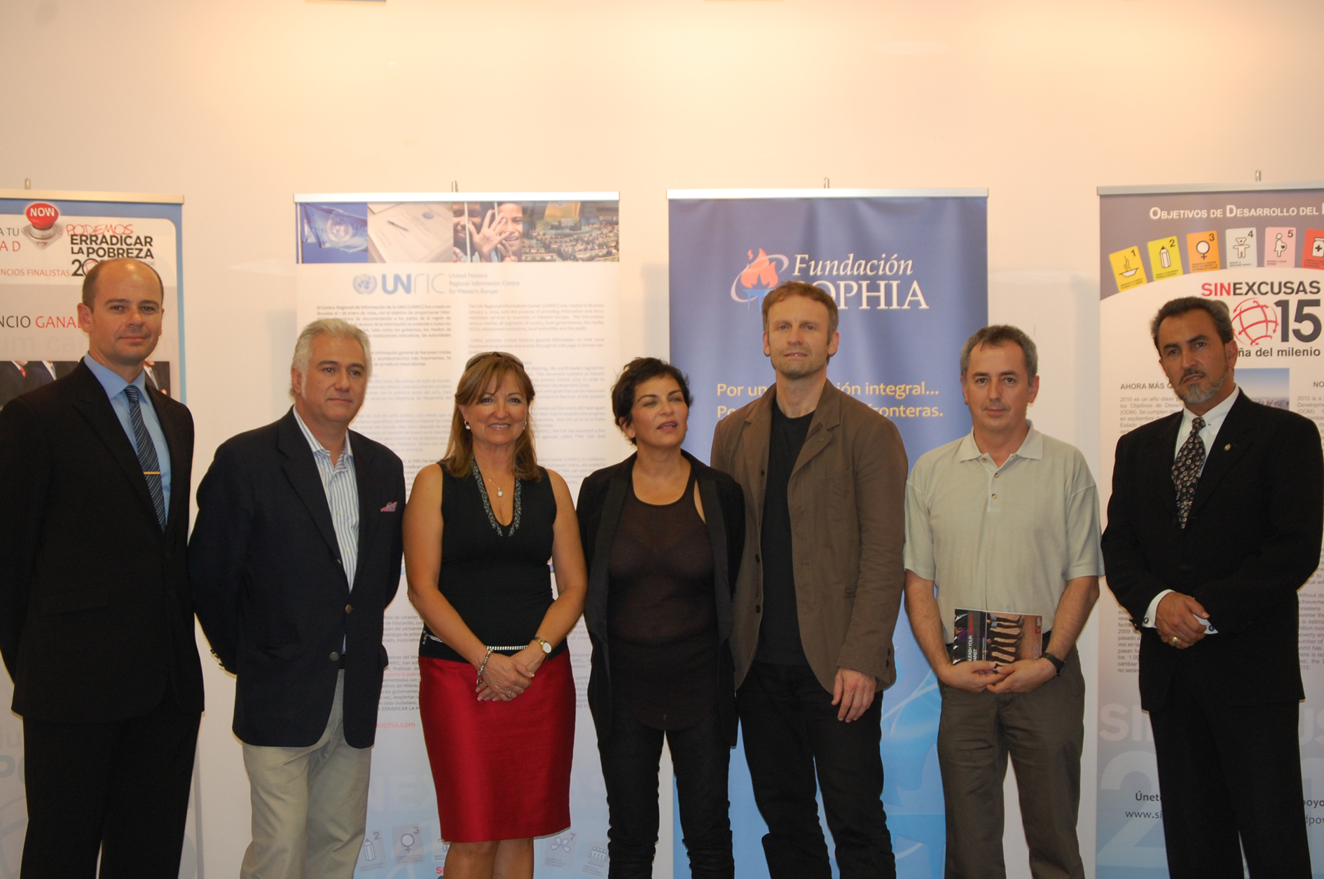 Podemos erradicar la pobreza: fundación Sophia y Unric presentan exposición de anuncios finalistas de concurso gráfico de las naciones unidas