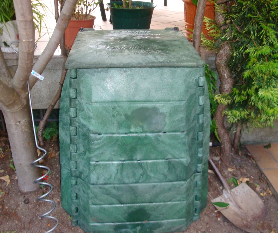 Galicia. Oia se apunta al programa de compostaje doméstico de Sogama