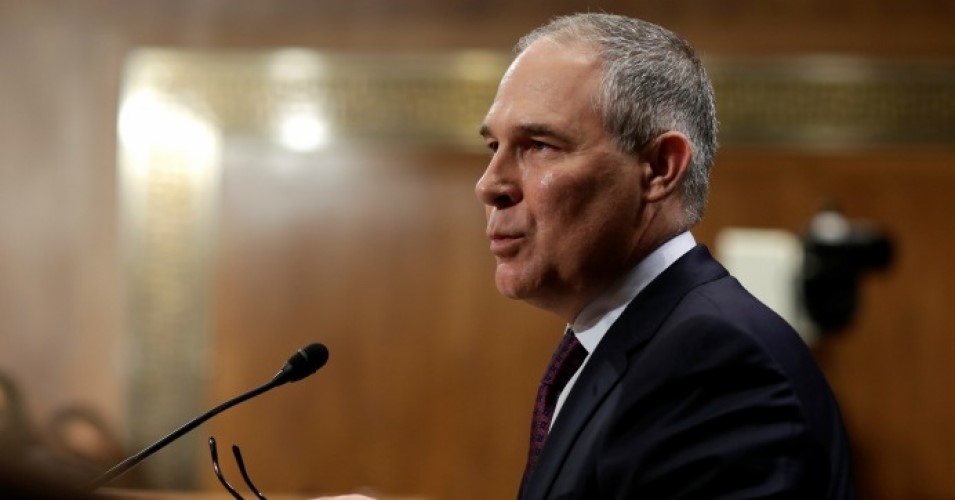 Emails demuestran que Pruitt está a favor de las petrolera y NO del Medio Ambiente