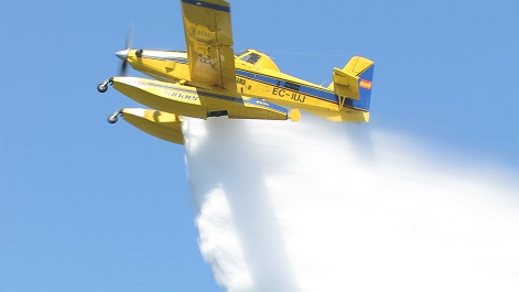 Medio Ambiente desplaza 5 aviones para luchar contra el fuego declarado en Pueyo (Navarra)