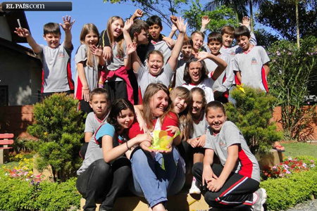 Brasil ensaya la alfabetización con flores y poesía…