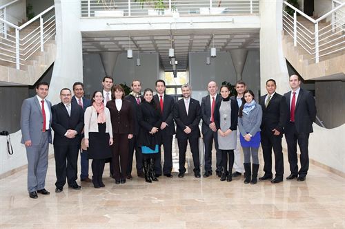 México visita la UPNA para conocer su oferta en energías renovables