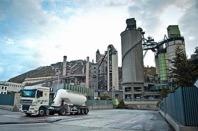 NO a la autorización de la incineración de residuos en la cementera de Alcalá de Guadaira