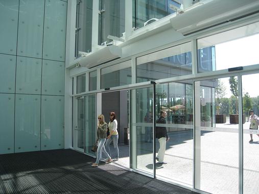 Las cortinas de aire que rebajan la factura eléctrica