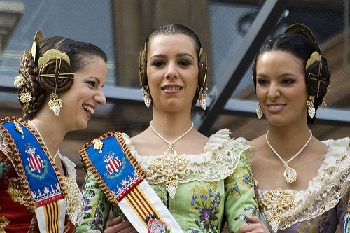 La falla del Ayuntamiento se iluminó por medio de las energías renovables y la tecnología leds
