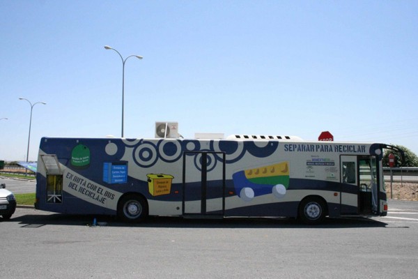 El Bus del Reciclaje inicia en Huelva su segunda ruta por Andalucía