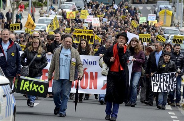 Galicia. Centenares de personas se manifiestan en Lalín contra la incineradora de O Irixo