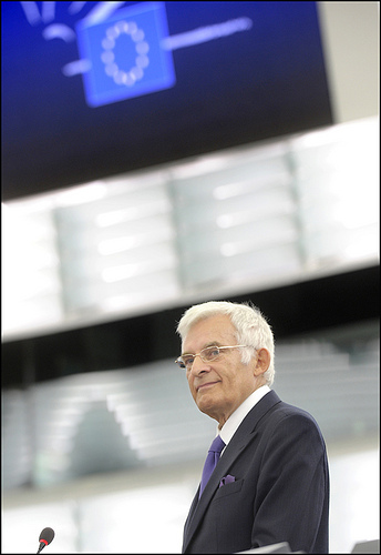 Jerzy Buzek reclama una política energética común y un aumento de la inversión en renovables