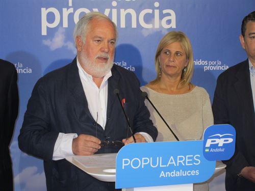 La última Ley medioambiental de Cañete se aprobará mañana en el Congreso con el apoyo del PP y de CiU