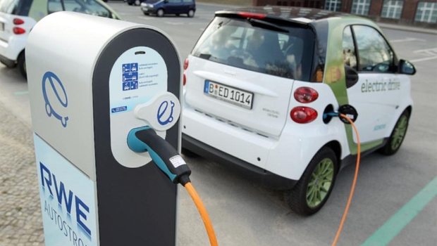 España defiende en Europa coches y combustibles alternativos