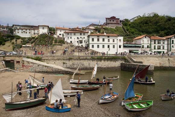 Submarinistas limpiarán este domingo el fondo marino en el Puerto Viejo de Algorta