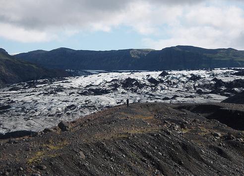 Aumenta la actividad del volcán que entró ayer en erupción en el sur de Islandia