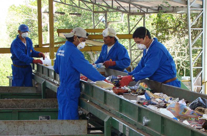 Cantabria confinancia un proyecto de gestión de residuos en Ecuador