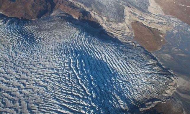 Lluvias de fin de verano causan un rápido deshielo en Groenlandia al colapsar el drenaje natural